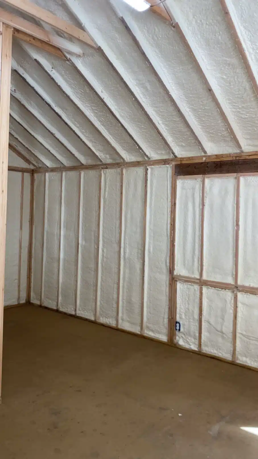 Closed-cell spray foam water resistance and performance Closed-cell spray foam water resistance and performance